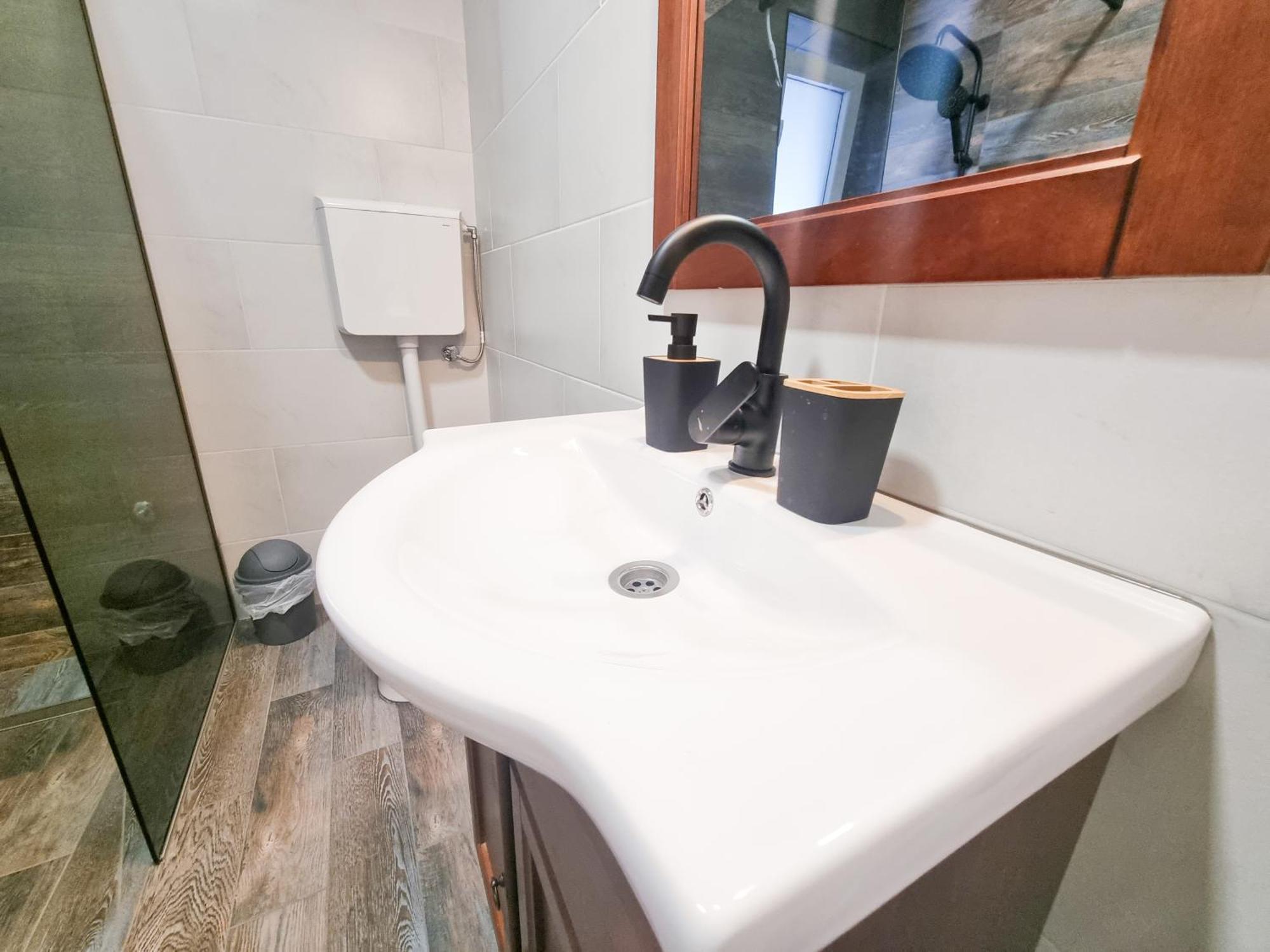 Apartmani 1 Pinezici Zewnętrze zdjęcie